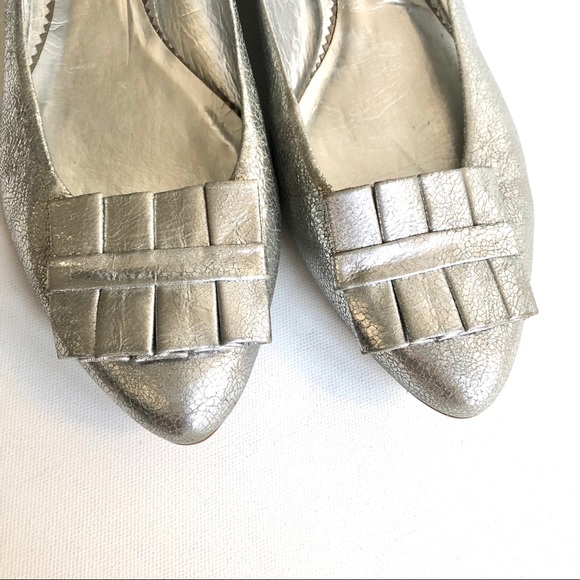 Nicole Miller silver wedge/flat dress shoes - Picture 5 of 7